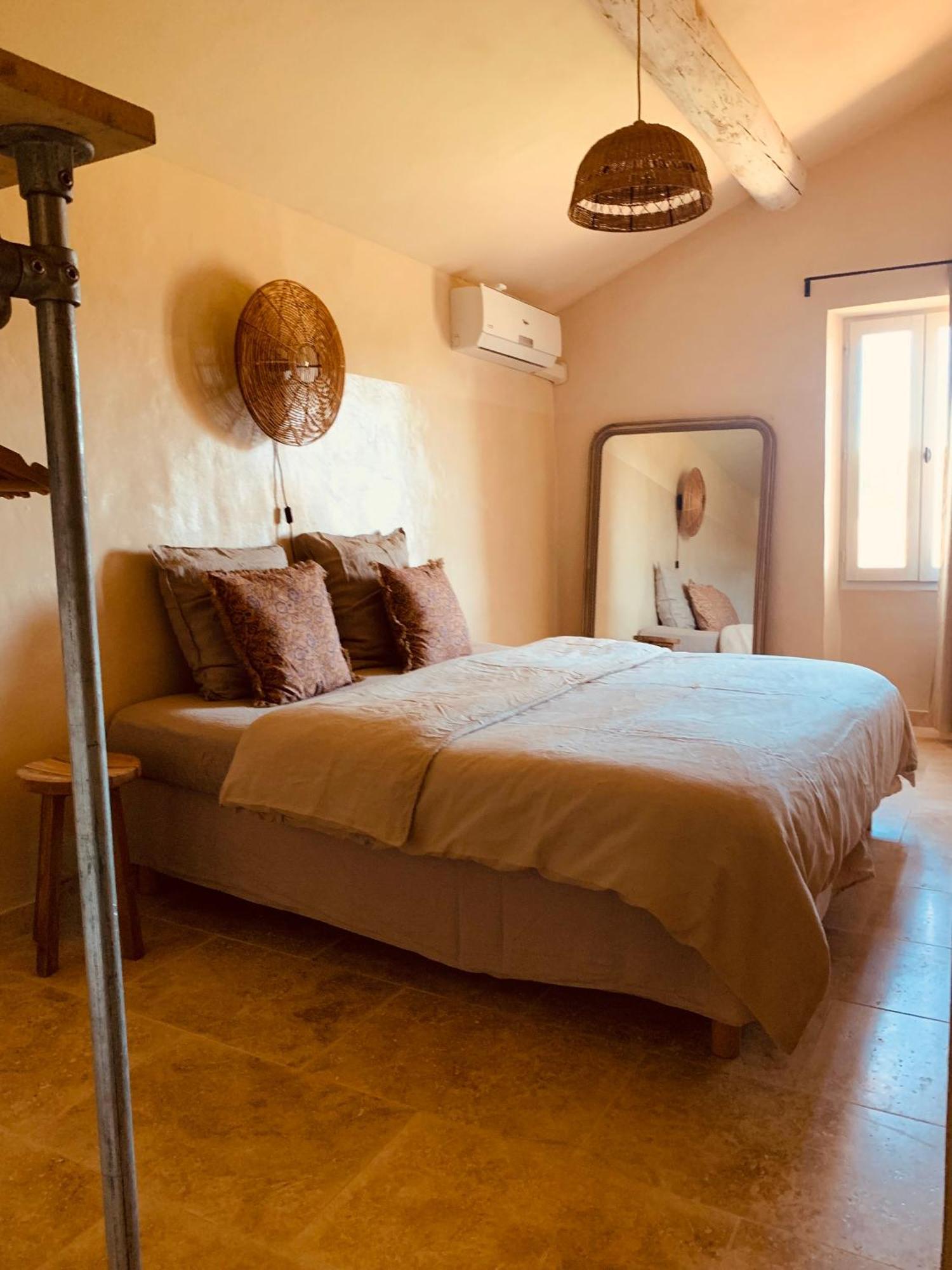 Bed and Breakfast Le Vieux Portail Saint-Saturnin-lès-Apt Zewnętrze zdjęcie
