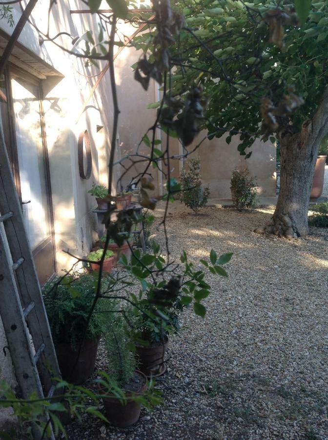 Bed and Breakfast Le Vieux Portail Saint-Saturnin-lès-Apt Zewnętrze zdjęcie